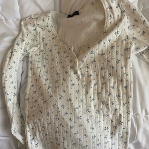 Brandy Melville long sleeve Zelly floral top